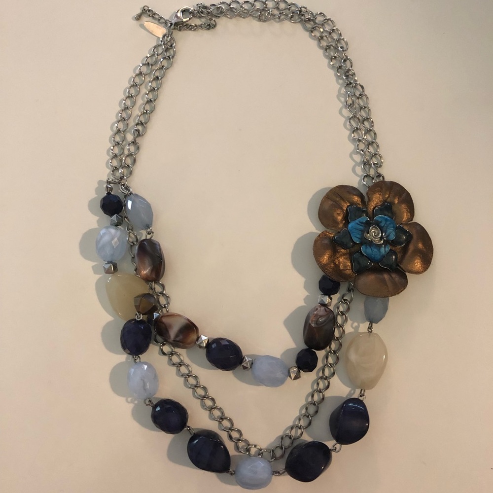 Jones New York flower necklace